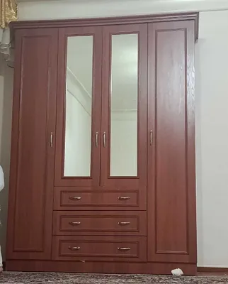 Шкаф.