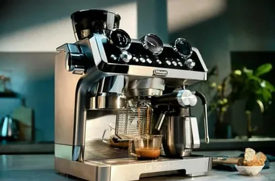 Кофеварка DeLonghi EC9865.M La Specialista Maestro 1