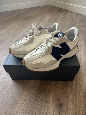Продаются кроссовки NEW BALANCE 1