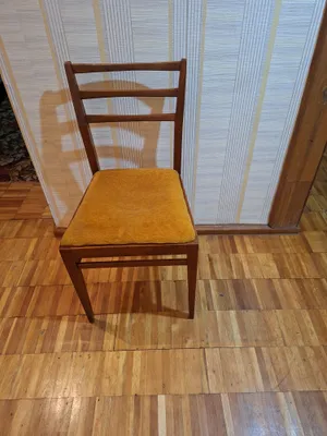 Mehmonxona uchun stullar, 6 dona, yog‘och, yaxshi holatda. 1