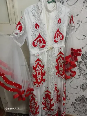 Ansanbil sarisi tilla qoshi sotiladi narhi 500 min 1