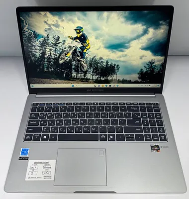 Ноутбук ASUS 1