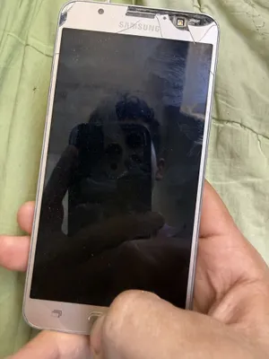 Samsung J7, 16 ГБ памяти 1