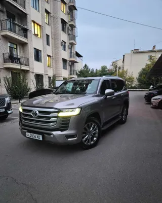 Toyota Land Cruiser 300 70th Anniversary 1