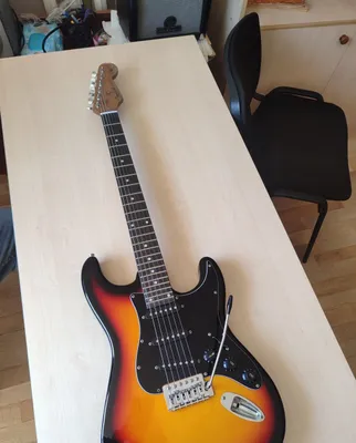 Fender Stratocaster gitara + 12 Vtlik kombik 1