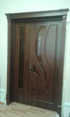 Jigarrang shponli eshik
