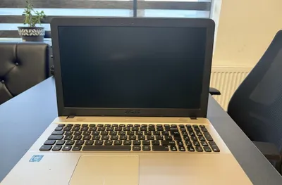 Asus note book sotiladi 1