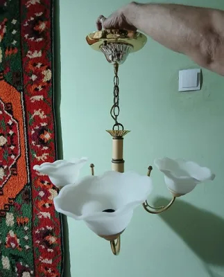 A’lo holatdagi qandil sotiladi.