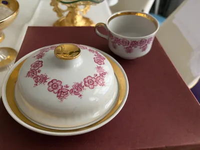 Фарфоровый сервиз в комплекте 1