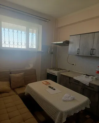 Продаётся квартира в 7-м микрорайоне, 2 комнаты, 8-й этаж, дом серии «Трохлисник» 1