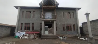 Uy sotiladi 6sotixdan iborat amir Temur mahhalasida zamonaviy uy 1