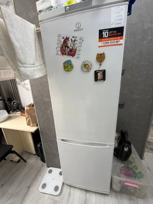 Продаеться холодильник indesit ES 18 1