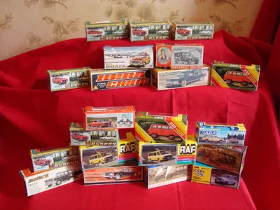 SSSR avtomobil modellari uchun qutilar 1:43, 1970–1980-yillardagi original nusxalar 1