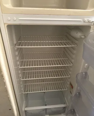 Холодильник Indesit 1