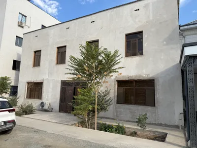 В городе Ургенч продаётся коттедж с 8 комнатами 1