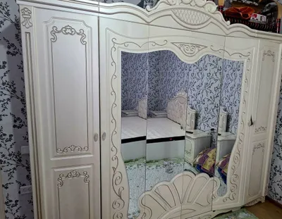 Продаётся спальный гарнитур. 1 Шифоньер, 1 двухспальная 1