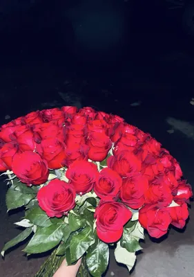 Продаётся цветок: 51 роза, совсем не вянет, даже если не ставить в воду, будет стоять