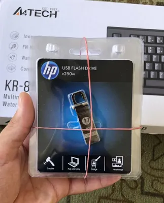 Флешка HP v250w 8 ГБ (новая, в упаковке)