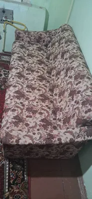 Divan kreslo 2tadan narxi kelishiladi manzil Yangihayot Choshtepa 1