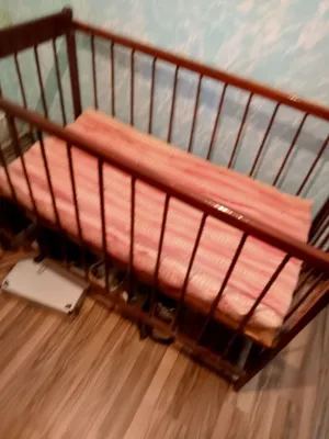 Продам б/у детскую кроватку 150 тыс сум. 1
