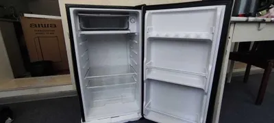 Ulgurji ombordan uch xil rangdagi Aiwa 90 litrli muzlatkich sotiladi 1