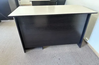 Ofis uchun ish stollari va stullar sotiladi 1