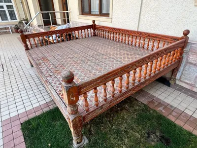 Тапчан сотилади холати яхши бакуват размер 2.5 га 3 1