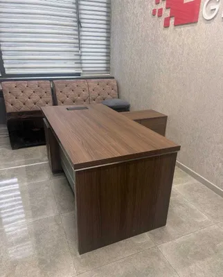 Продаётся офисный стол