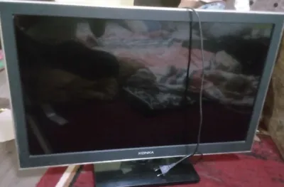 Televizor sotiladi nerxi 800 ming tuneri xam beriladi 1