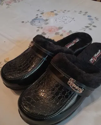 Kuz/qish uchun ayollar poyabzali. Yangi.