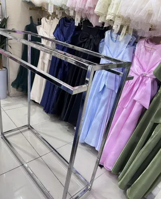 Прочный Металический Стеллажи, есть 2 штук по 100$ и 1 длинная по 150$ 1