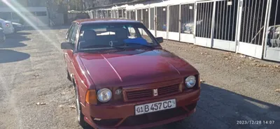 Moskvich AZLK 2141 sotaman 1