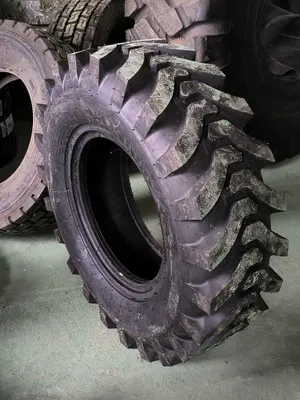 Спец шины 12.5/80-18 (16 pr) Kunlun Petlas 1