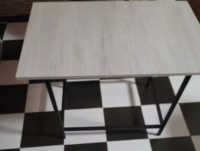 срочно стол в почти новом состояние 60×90 есть 2шт 1