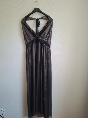 Kechki ko‘ylak sotiladi, o‘lchami L-XL 1
