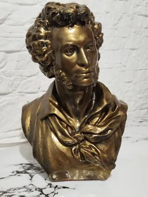 Aleksandr Sergeyevich Pushkin byusti