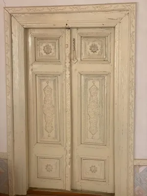 18-asr oxri 19-asr boshlari eshik bor naqshlari qo’lda ishlangan 1