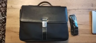 Продам портфель DAKS 1