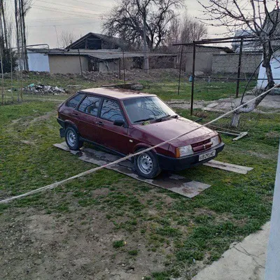 Автомобиль Lada 09