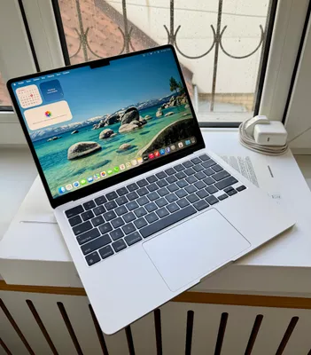 MacBook Air M2 Starlight 16/256GB 1