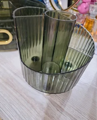 Organayzer 1ta kotta aylanadigan 7bolimli 1ta kichkina 4bolimli 1