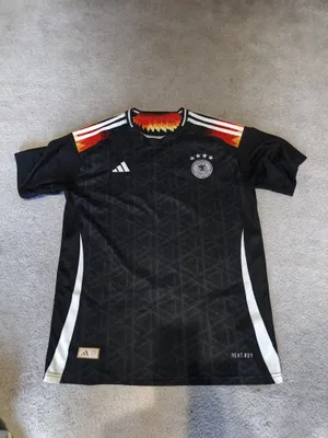 Sport futbolkasi 1