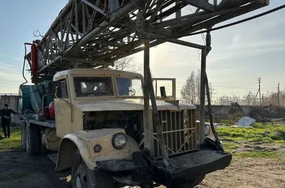 KRAZ shassisidagi burg‘ulash qurilmasi sotiladi 1