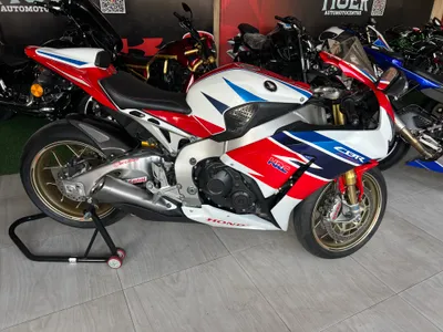 HONDA CBR1000RR SP FIREBLADE 1