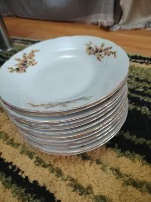 Фарфоровые тарелки 1