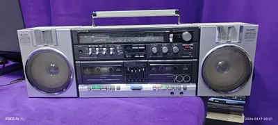 A’lo holatdagi Sharp GF-700 magnitofoni