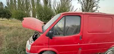 Ford yuk furgon moshinasi sotiladi! 1