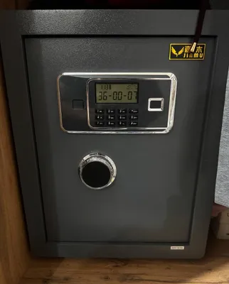 Срочно продам сейф 200$ 1