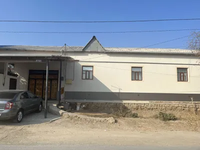 Продаётся частный дом: 7 комнат, 8 соток, перед домом есть озеленённая территория. 1