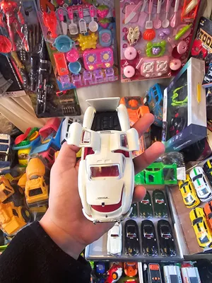Игрушечная машинка 4